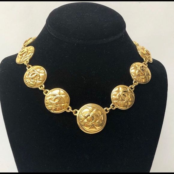 CHANEL Accessories - Vintage Chanel necklace
